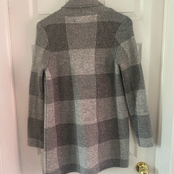 Grey plaid shacket - Picture 7 of 7
